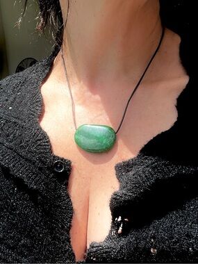 Camila Coelho Green Semi-precious stone pendant leather cord  necklace  NWT